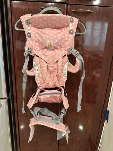 Hello kitty ergobaby omni 360 - hello,